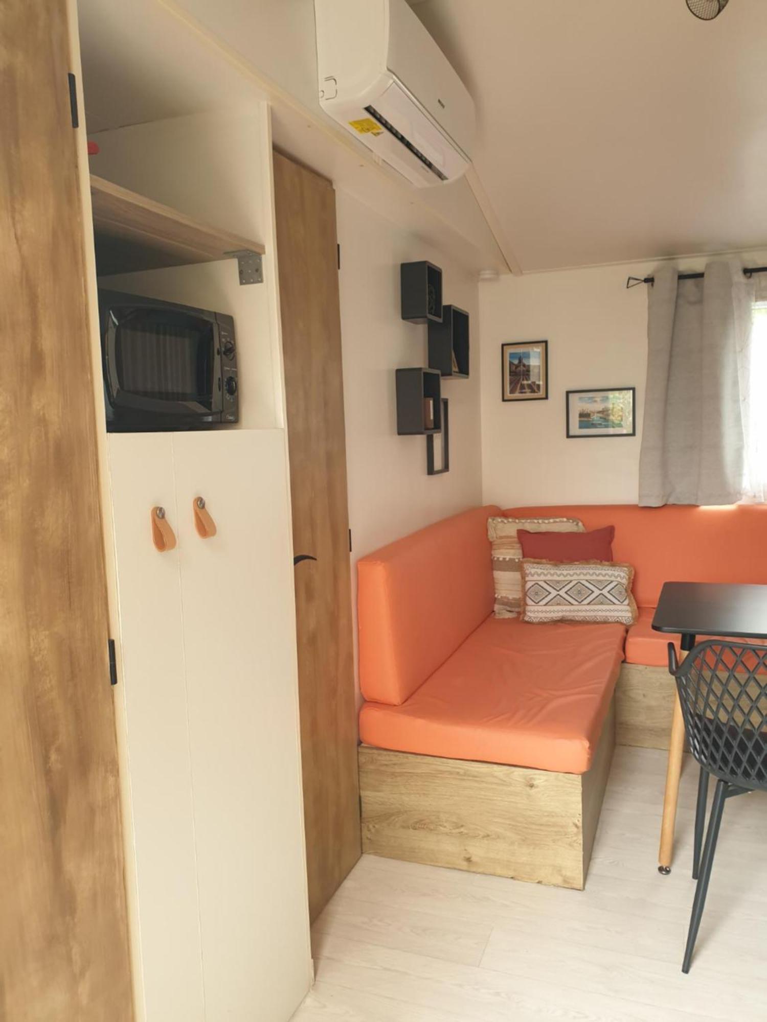 Camping Domaine Des Iscles 拉罗克当泰龙 外观 照片