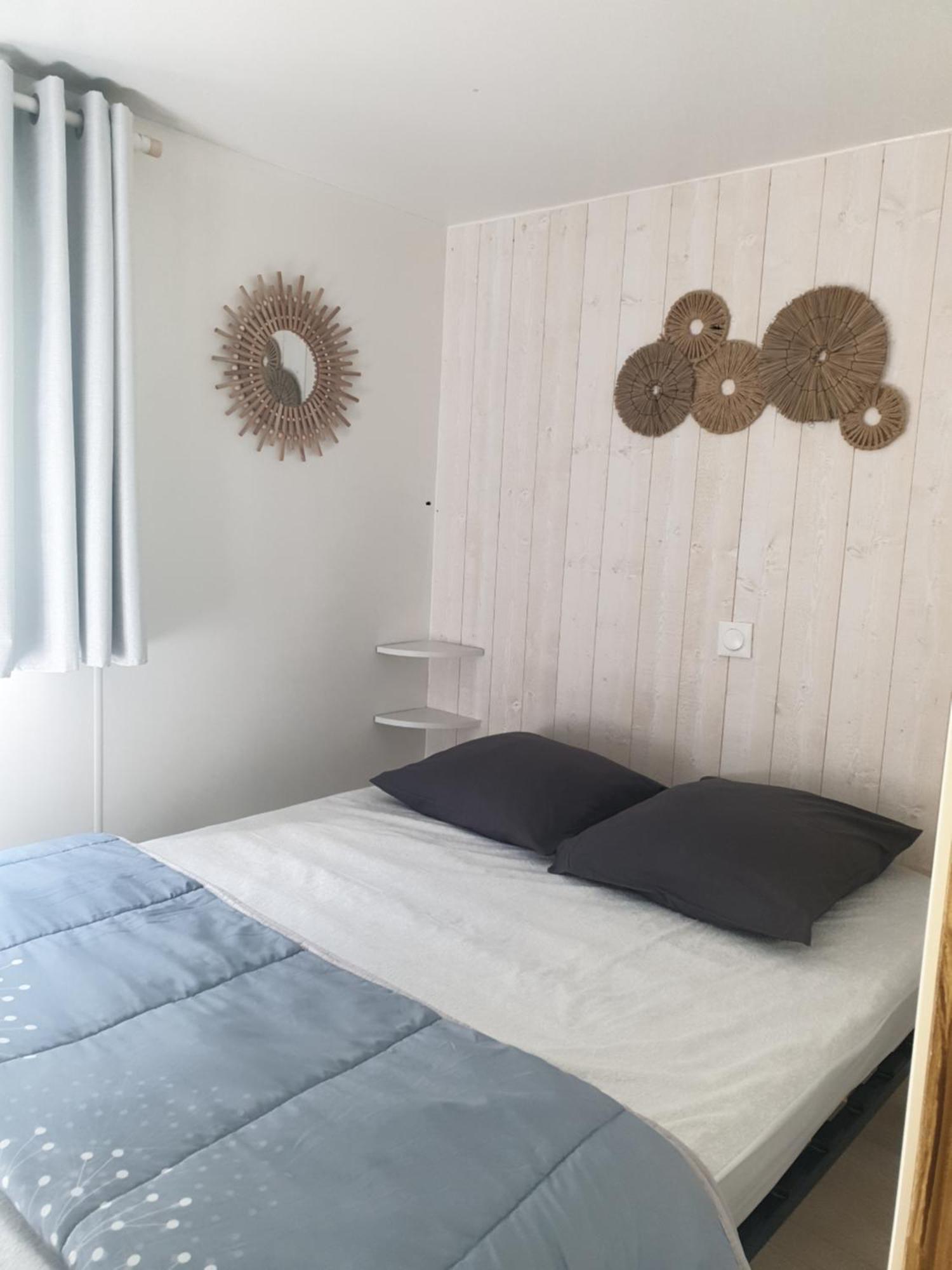 Camping Domaine Des Iscles 拉罗克当泰龙 外观 照片