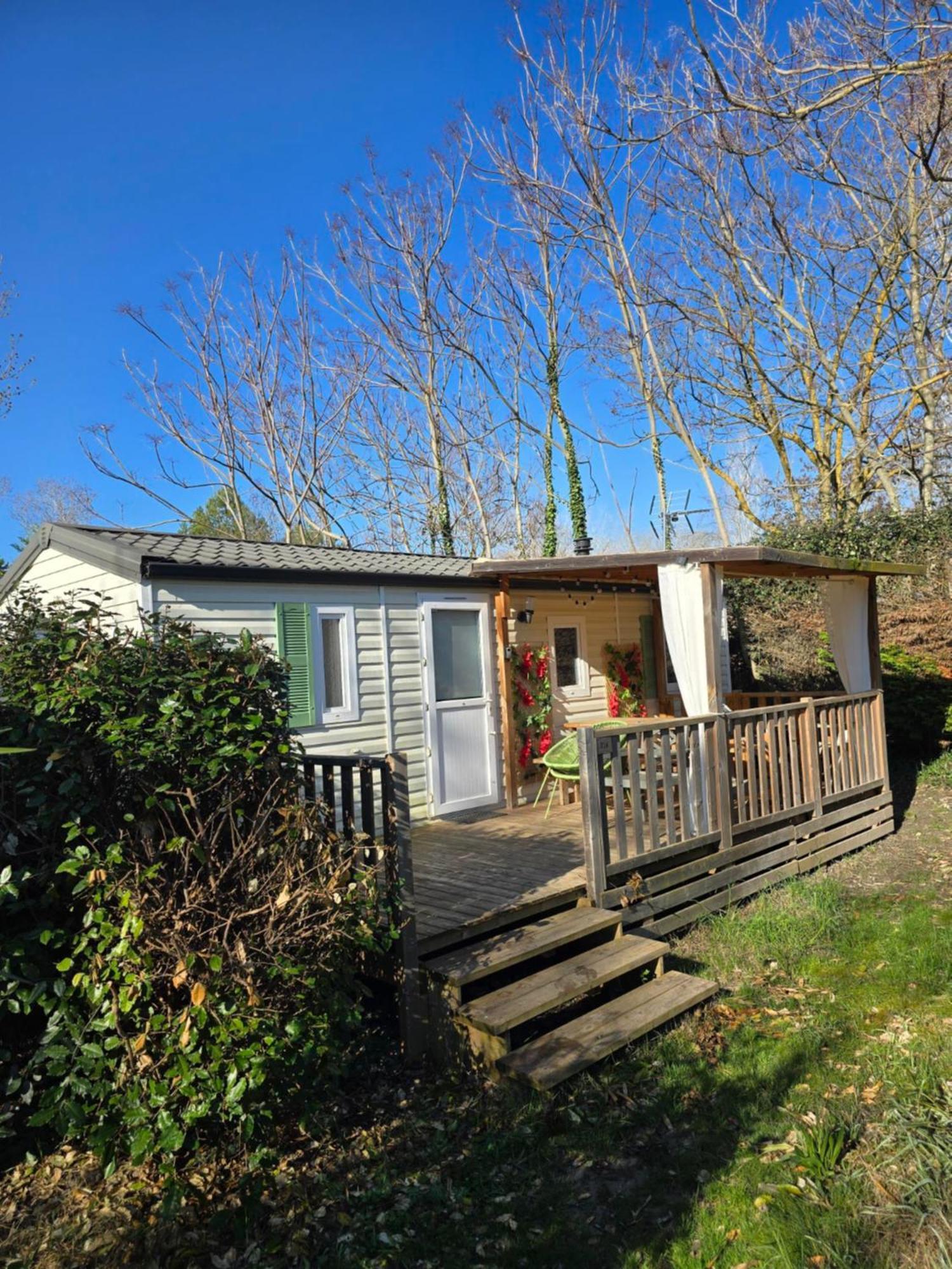 Camping Domaine Des Iscles 拉罗克当泰龙 外观 照片